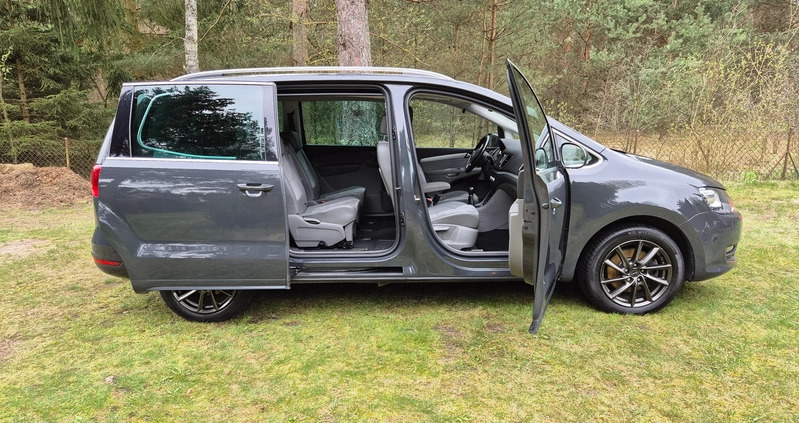 Volkswagen Sharan cena 60500 przebieg: 253000, rok produkcji 2014 z Warszawa małe 704